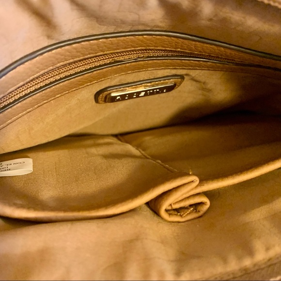 Rosetti Basil Crossbody w/Adjustable Strap - Picture 6 of 8